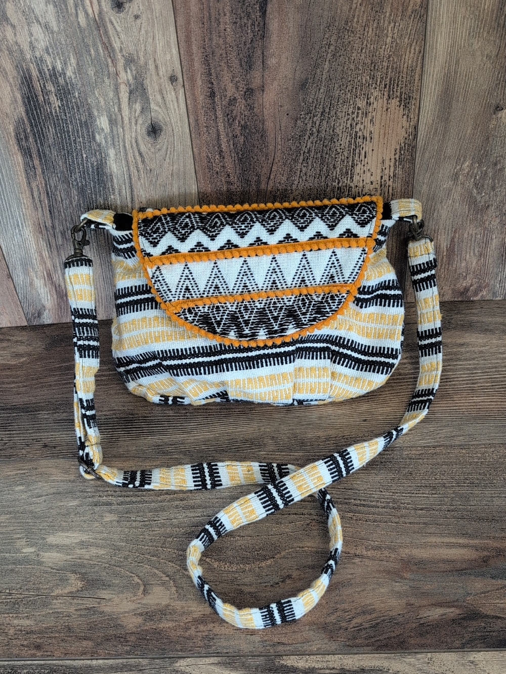 Winter Lennon Boho Stripe Crossbody Bag Purse          AB183